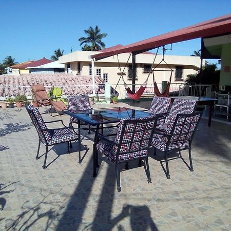 The Red Hut Inn Belize City Exterior photo