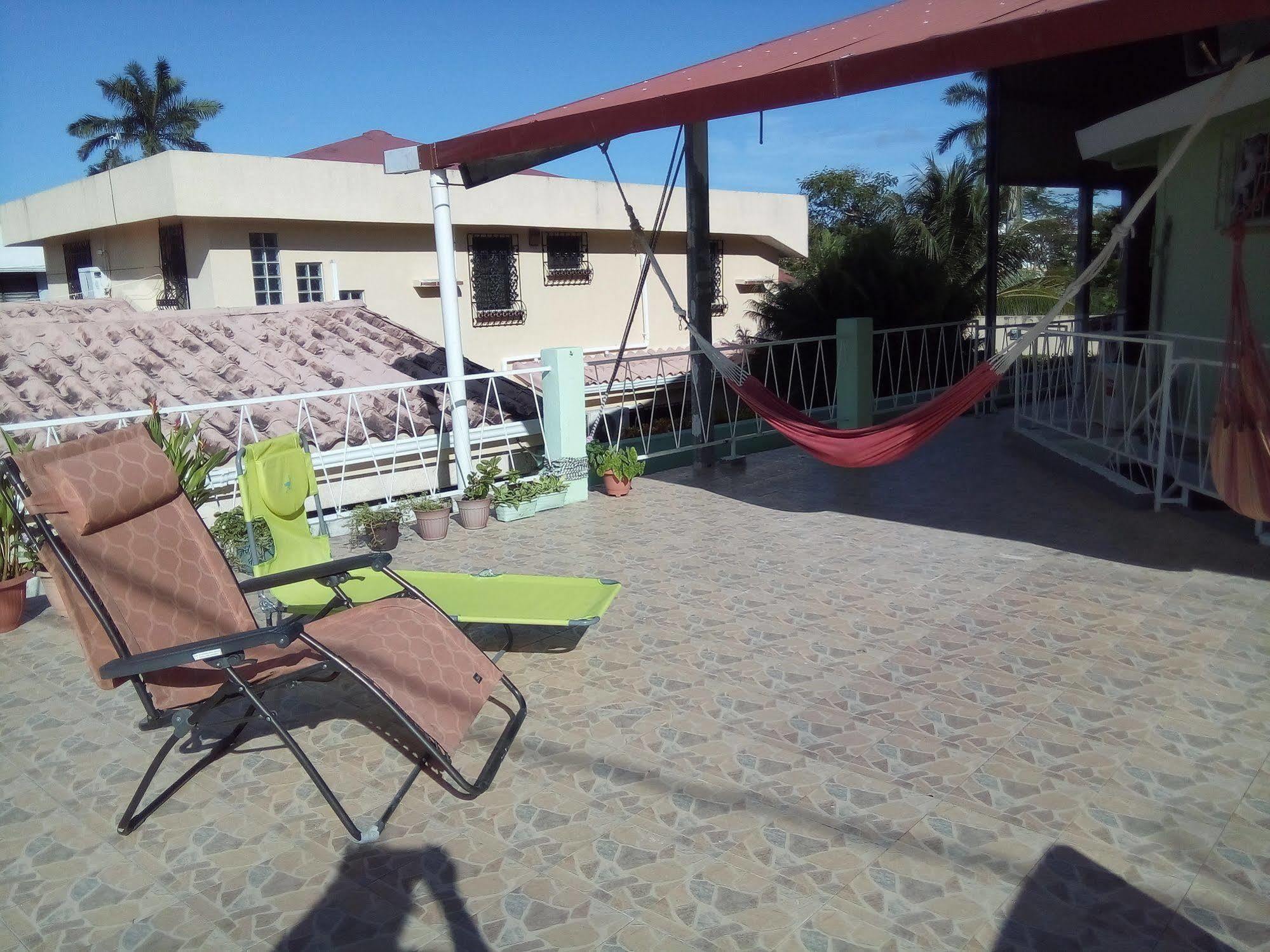 The Red Hut Inn Belize City Exterior photo